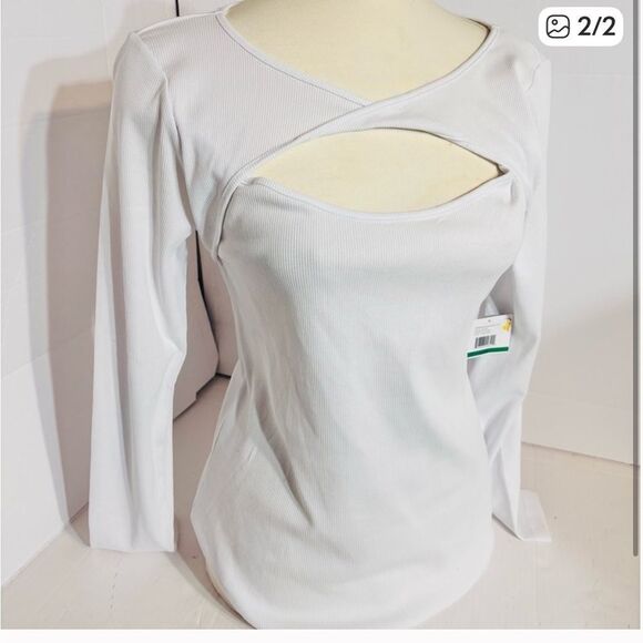 New Ella White Long Sleeve Top size Large with keyhole - Picture 2 of 2